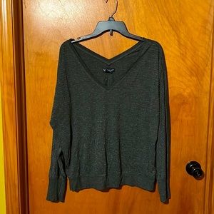 Black/ silver shimmer long sleeve. American Eagle. Sz XL